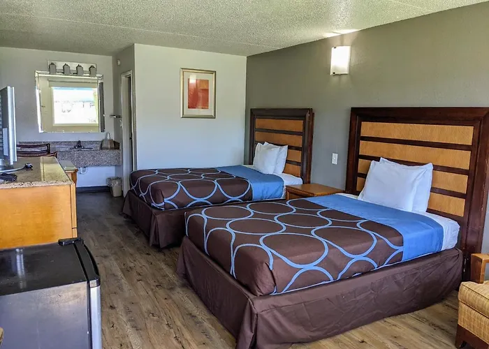 Garden Inn & Suites