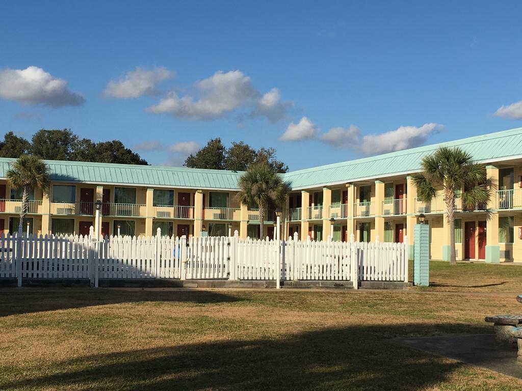 Garden & Motel 2*