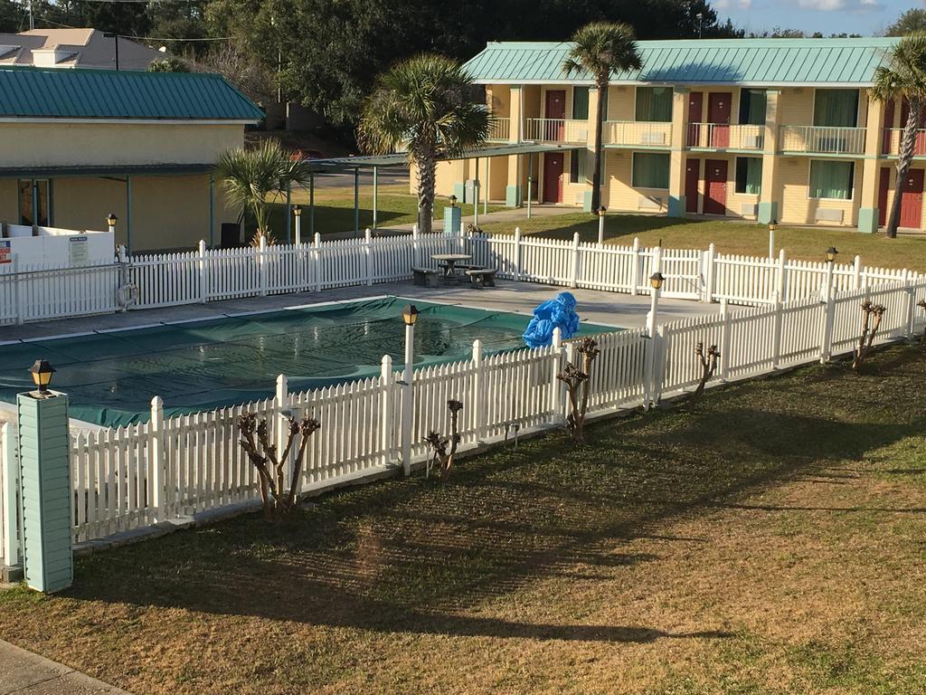 Motel Garden & Ferry Pass