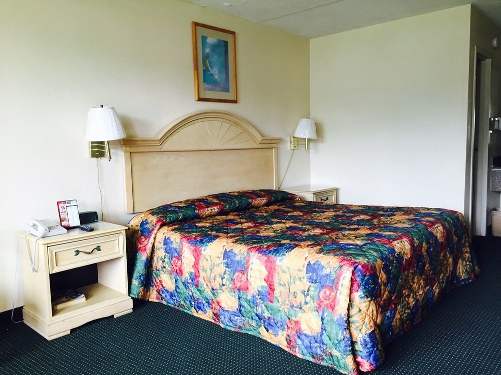 Garden & Motel Ferry Pass