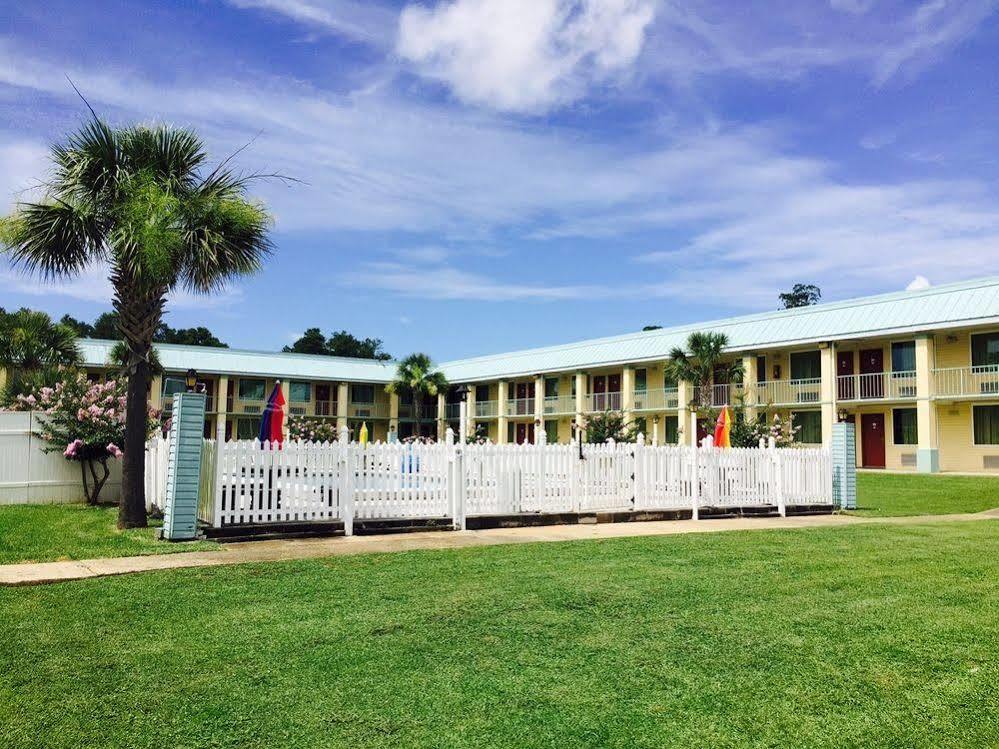 Garden & Motel 2*